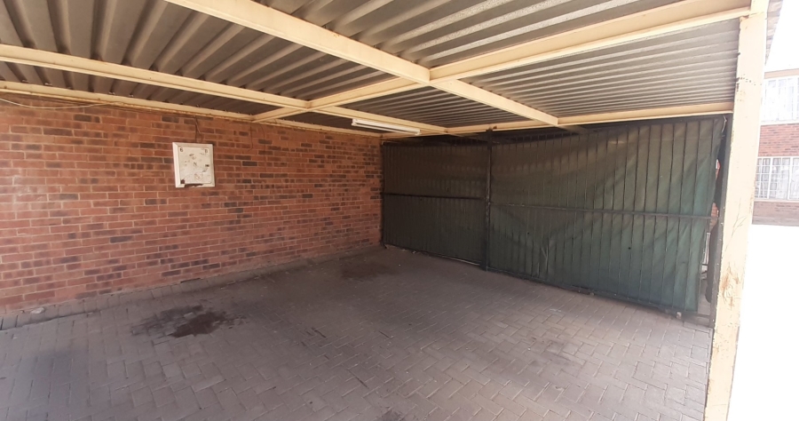 2 Bedroom Property for Sale in Bloemfontein Free State